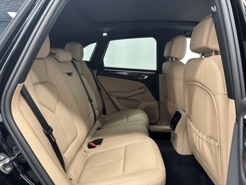 Used 2022 Porsche Macan image 21