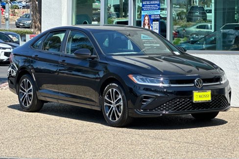 New 2025 Volkswagen Jetta Sport image 2