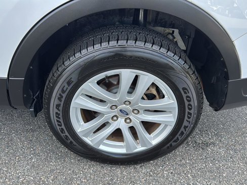 Used 2019 Ford Explorer XLT w/ Class II Trailer Tow Package image 31