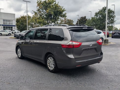 Used 2015 Toyota Sienna XLE Premium image 7