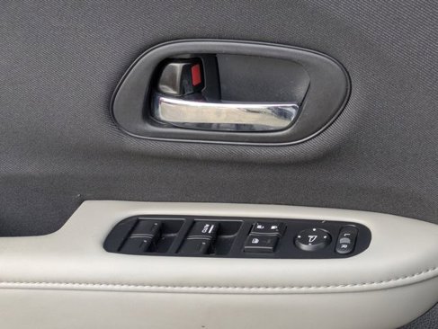 Used 2019 Honda HR-V LX image 22