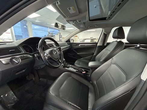 Used 2016 Volkswagen Passat 1.8T SE image 4