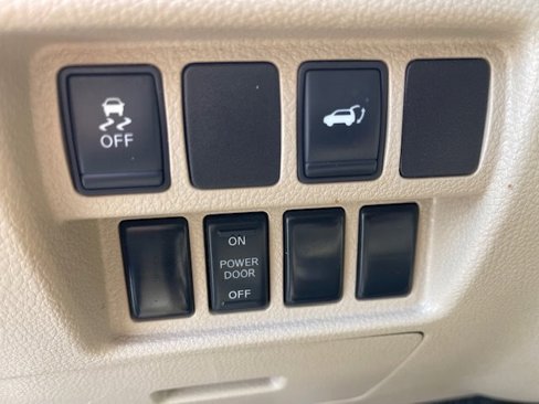 Used 2012 Nissan Quest SL image 21