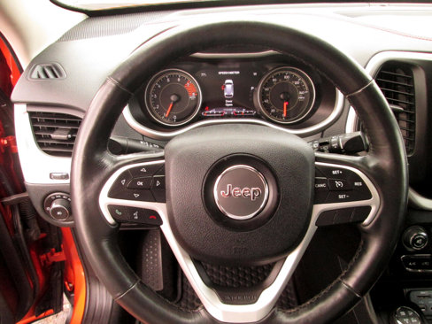 Used 2016 Jeep Cherokee Trailhawk w/ Comfort/Convenience Group image 36