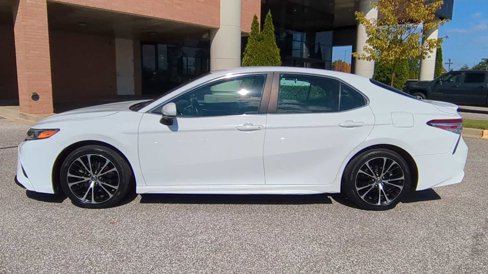 Used 2018 Toyota Camry SE image 5