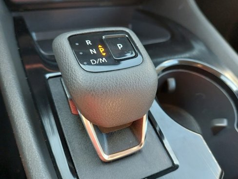 Used 2024 Nissan Rogue S image 28