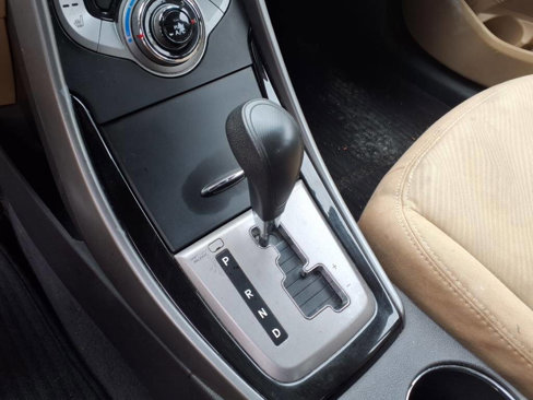 Used 2013 Hyundai Elantra GLS w/ Preferred Pkg image 15