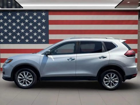Used 2018 Nissan Rogue SV w/ Premium Package image 8