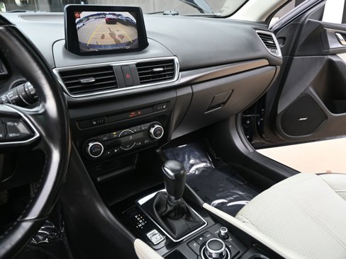 Used 2017 MAZDA MAZDA3 Grand Touring image 23