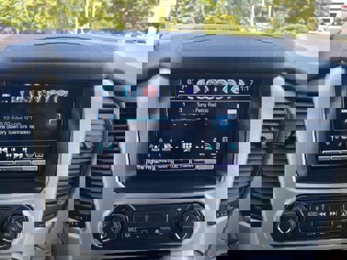 Used 2018 GMC Yukon SLT w/ Premium Edition image 24