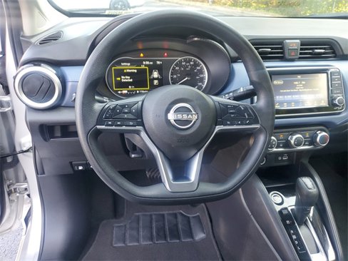 Used 2023 Nissan Versa SV image 16