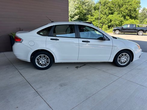 Used 2009 Ford Focus SE image 8