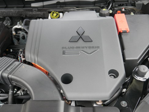 New 2025 Mitsubishi Outlander 4WD Plug-In Hybrid image 10