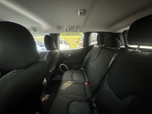 Used 2017 Jeep Renegade Latitude w/ Trailer Tow Group image 12