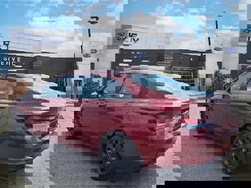 Used 2023 Hyundai Elantra SEL image 5