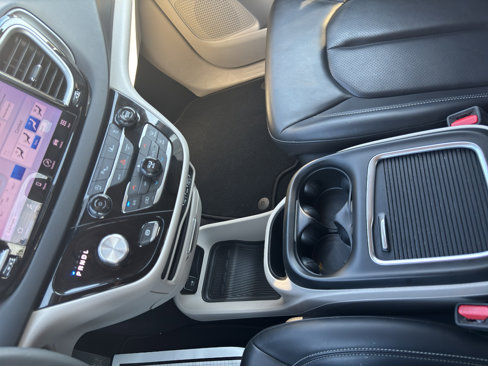Used 2023 Chrysler Pacifica Touring-L image 28