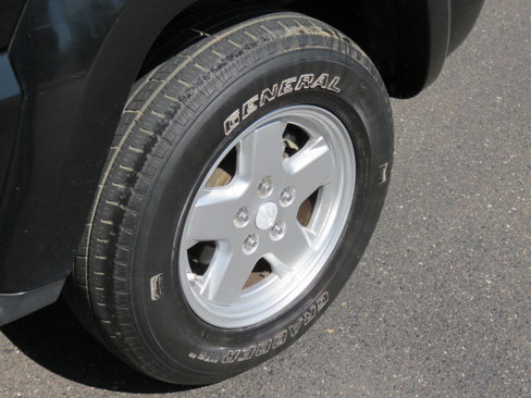 Used 2005 Jeep Liberty Limited image 15