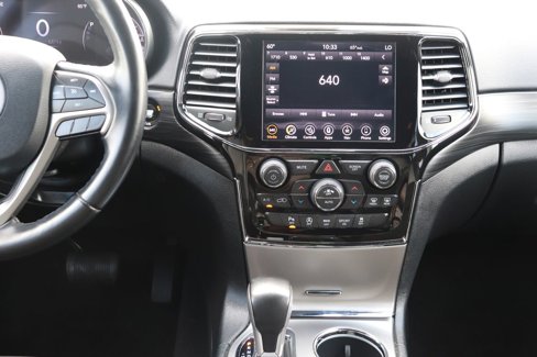 Used 2020 Jeep Grand Cherokee Laredo w/ Laredo X Package image 14