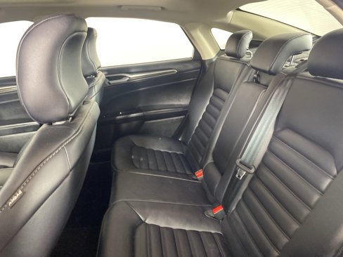 Used 2019 Ford Fusion SEL image 11