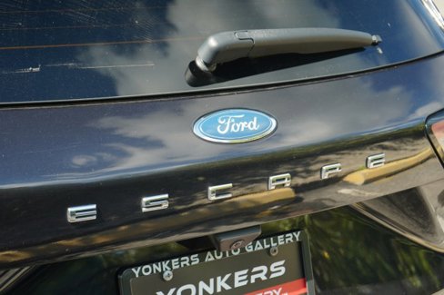 Used 2020 Ford Escape SE image 13
