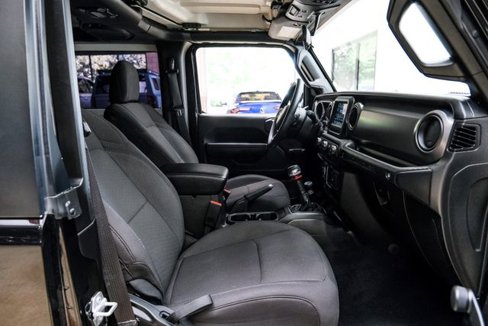 Used 2023 Jeep Wrangler Sport image 57