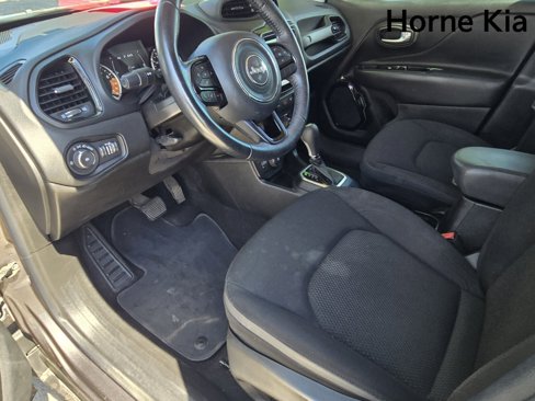 Used 2019 Jeep Renegade Altitude w/ Quick Order Package 2XM image 16