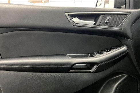 Used 2016 Ford Edge SE image 23