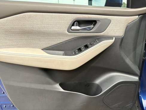 Used 2021 Nissan Rogue SV image 10