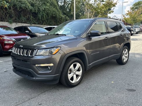 Used 2018 Jeep Compass Latitude w/ Cold Weather Group image 2