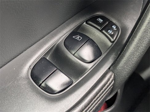 Used 2019 Nissan Rogue SL w/ Premium Package image 24
