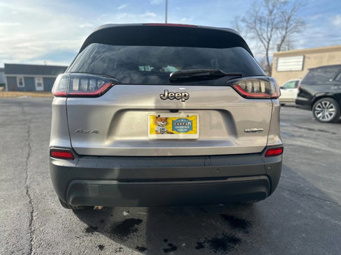 Used 2019 Jeep Cherokee Latitude w/ Popular Appearance Group image 4