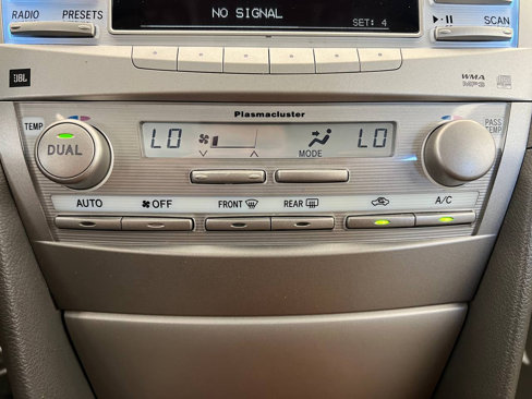 Used 2011 Toyota Camry XLE image 18