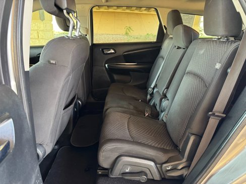 Used 2015 Dodge Journey SXT w/ Flexible Seating Group image 18