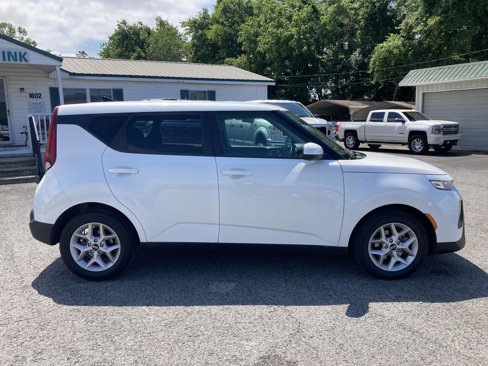 Used 2020 Kia Soul S image 2