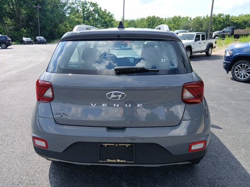 Used 2021 Hyundai Venue SEL w/ Premium Package image 5