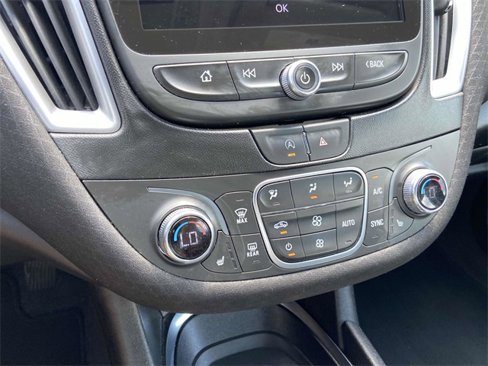 Used 2023 Chevrolet Malibu LT image 16