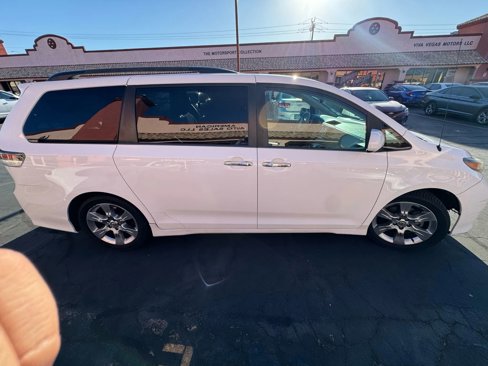 Used 2013 Toyota Sienna SE image 5