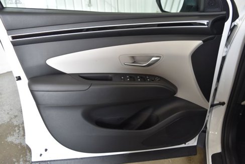 Used 2024 Hyundai Tucson SE image 15