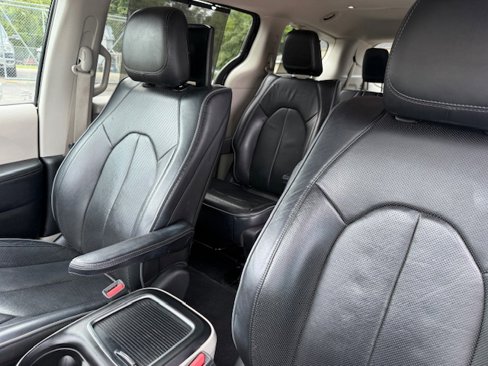 Used 2018 Chrysler Pacifica Limited w/ Advanced Safetytec Group image 6