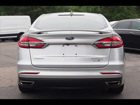 Used 2019 Ford Fusion Titanium image 4