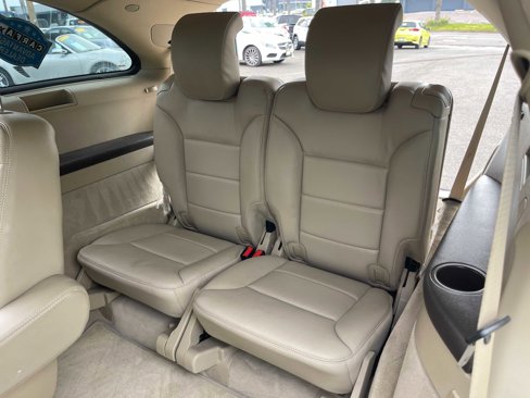 Used 2011 Mercedes-Benz R 350 4MATIC image 10