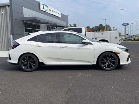 Used 2018 Honda Civic Sport Touring image 3