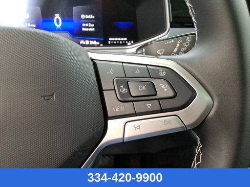 Used 2025 Volkswagen Taos SE w/ Panoramic Sunroof Package image 23