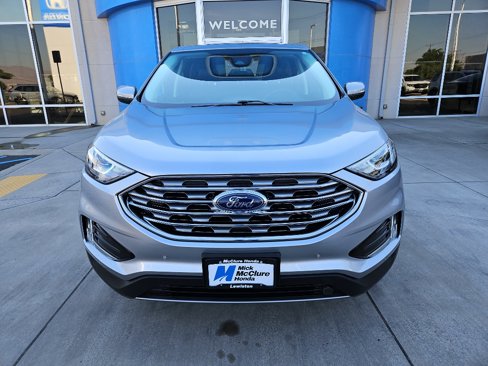Used 2022 Ford Edge Titanium image 2