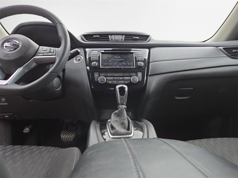 Used 2020 Nissan Rogue SV image 21