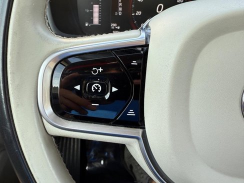 Used 2018 Volvo XC90 T5 Momentum image 20