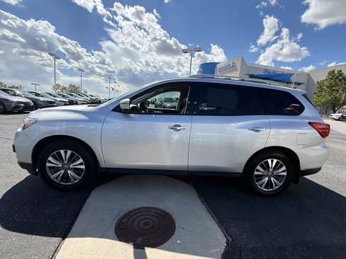 Used 2019 Nissan Pathfinder SL image 8