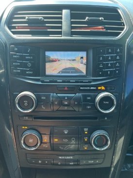 Used 2017 Ford Explorer XLT image 18