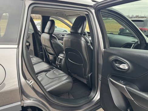 Used 2019 Jeep Cherokee Limited image 37
