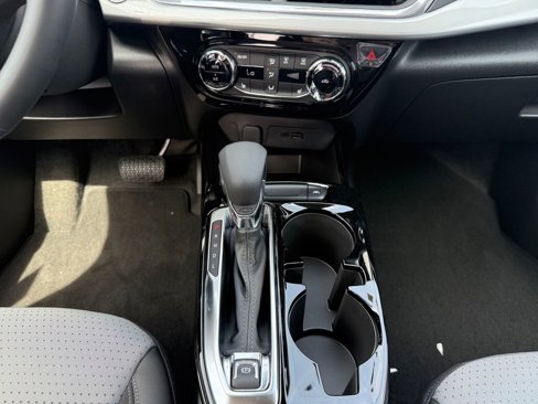 New 2025 Chevrolet Trax LT w/ Driver Confidence Package image 11
